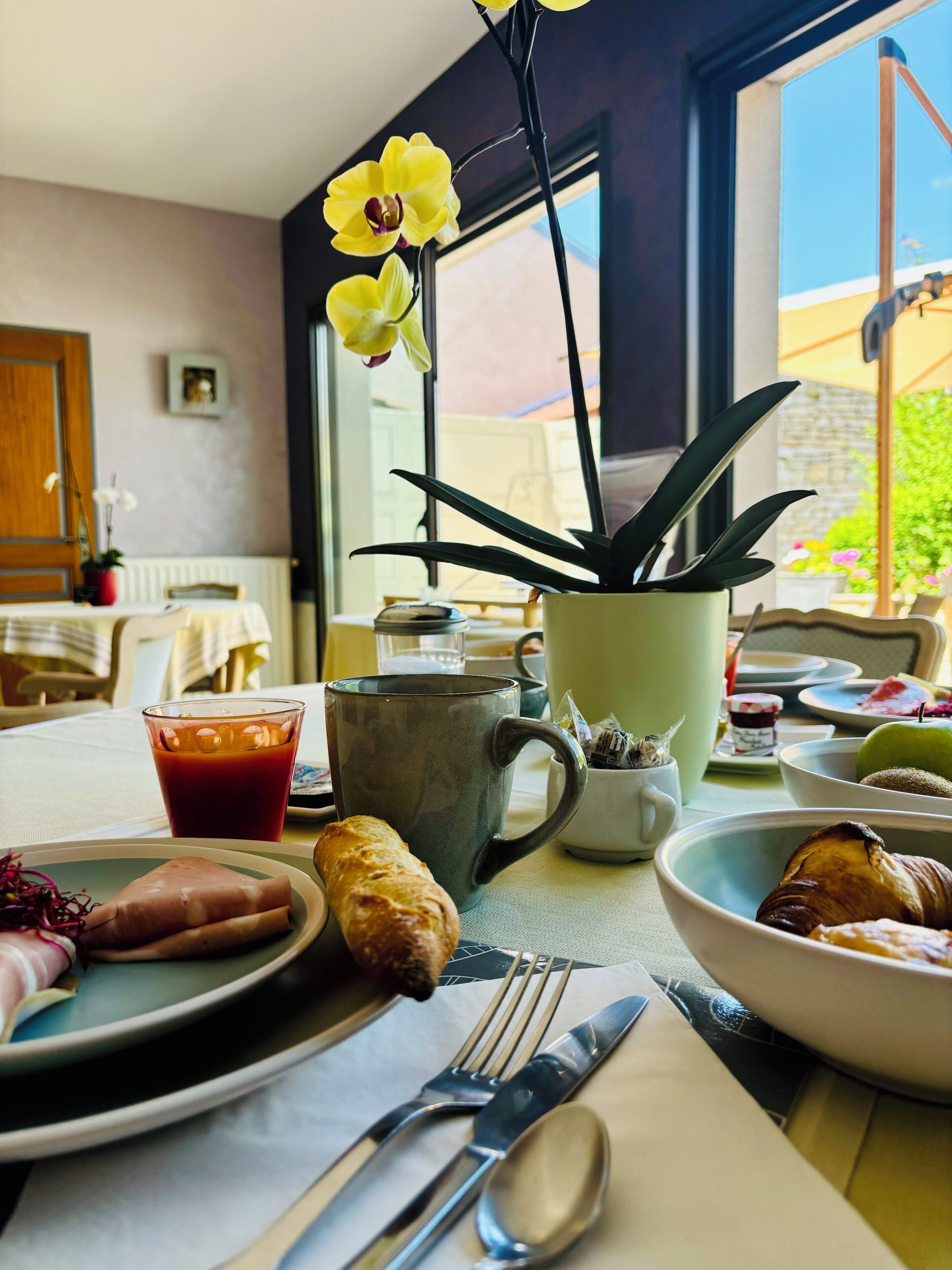 Frukost enligt egen beställning varje dag (EUR 14 per person)