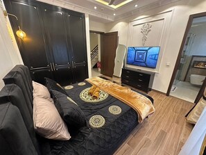 3 chambres, fer et planche à repasser, Wi-Fi gratuit, draps fournis