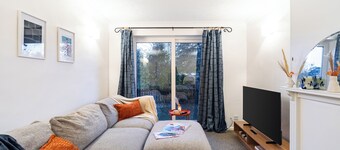 2-Bed Ashford Maisonette