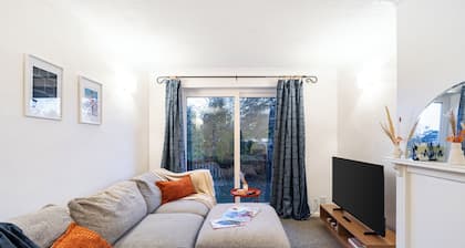 2-Bed Ashford Maisonette