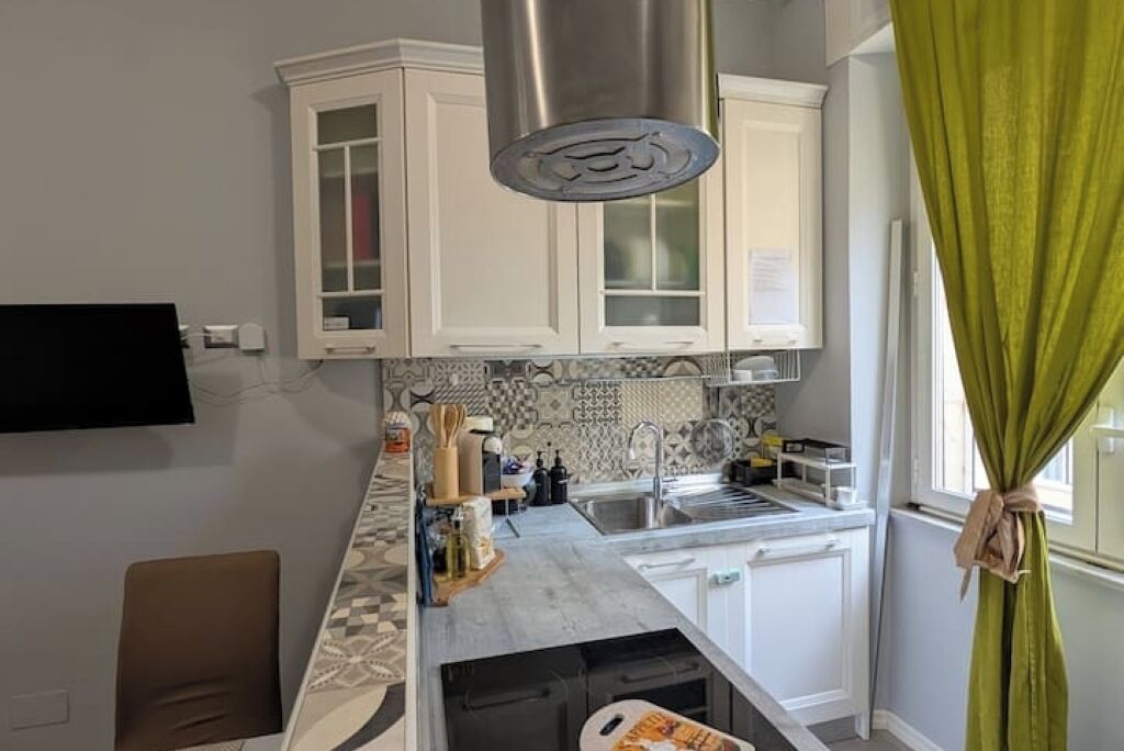 Ugn, spishäll och diskmaskin