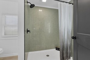 Hair dryer, towels - Millersport: The Summit (Millersport)