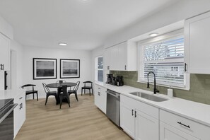 Fridge, microwave, oven, stovetop - Millersport: The Summit (Millersport)