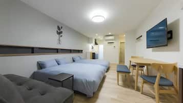 Basic Studio, Balcony, City View | Free WiFi, bed sheets