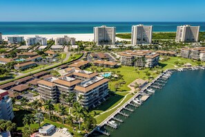 Exterior - Gorgeously Modern Remodeled South Seas Condo on Clam Bay (Marco Island)