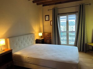 Fer et planche Ă repasser, Wi-Fi, draps fournis