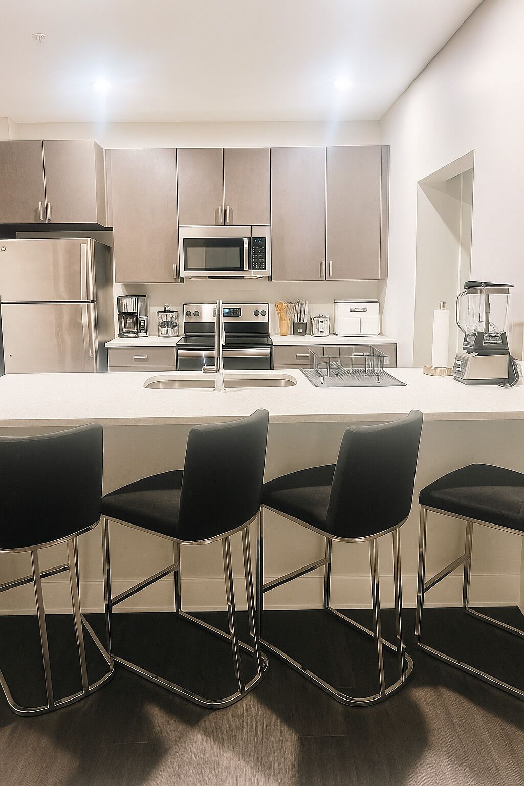 電子レンジ、オーブン、コンロ、食器洗い機