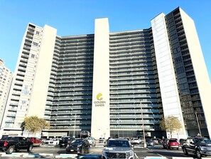 Exterior - Cozy ocean front studio at Golden Sands Resort in enjoyable Ocean City (Ocean City)