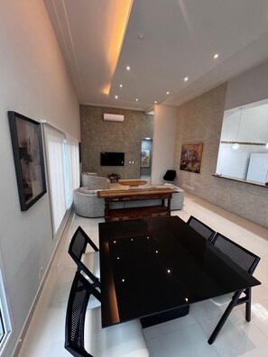 تناول الطعام