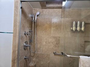Hair dryer, towels - 20th Fl Inn on the Park | Diamond Head & Ocean View | AC | Pool (Honolulu)
