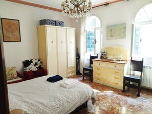 2 Schlafzimmer, Bügeleisen/Bügelbrett, Bettwäsche