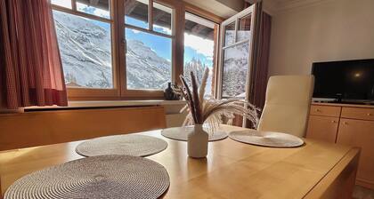 Haus Wallis - Apartment Räuberhöhle - Ski-in and Ski-out at Ski Arlberg