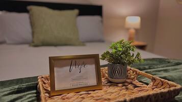 2 bedrooms, desk, iron/ironing board, WiFi