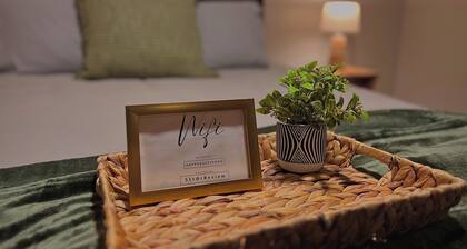 Cozy Recliner Retreat, Downtown home, Quiet area