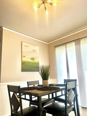 Dining - Cozy Recliner Retreat, Downtown home, Quiet area (Tulsa)