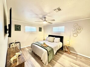 2 Schlafzimmer, Schreibtisch, Bügeleisen/Bügelbrett, kostenloses WLAN