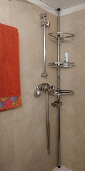 Hair dryer, towels, soap, toilet paper - Zaida Luxury Granada Center (GRANADA CENTRO)