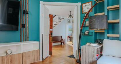 The Wayne Shire: Sleeps 8 + Downtown Waynesboro