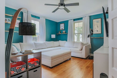 The Wayne Shire: Sleeps 8 + Downtown Waynesboro