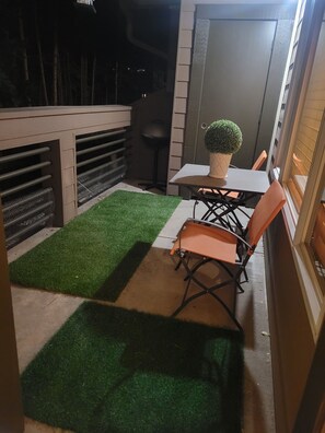 تناول الطعام بالخارج