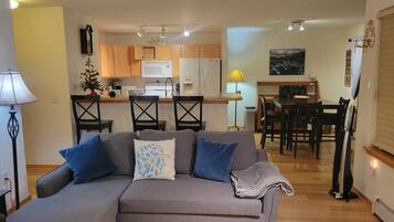 Televisión y chimenea