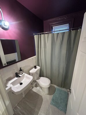 Towels, toilet paper