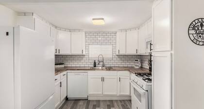 3-bedroom house with AC in Superior, AZ