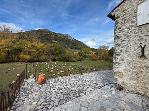 Maison en pierre en Provence • Nature & Calme