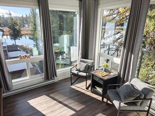 Turtle Loft Lakefront Cabin Townhome