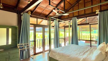 Villa, Mountain View | Iron/ironing board, free WiFi