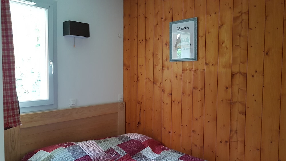 2-bedroom apartment, garden, pool, mountain views - Luz-Saint-Sauveur ...