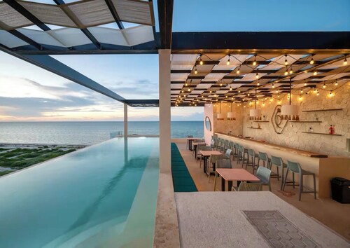 Beachfront penthouse in Sisal - 2 bedrooms + private terrace / 6 persons