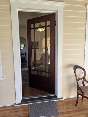 المنشأة من الداخل