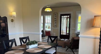 Welcome to Duck Run! A tranquil farmhouse located just outside of Mackeyville.