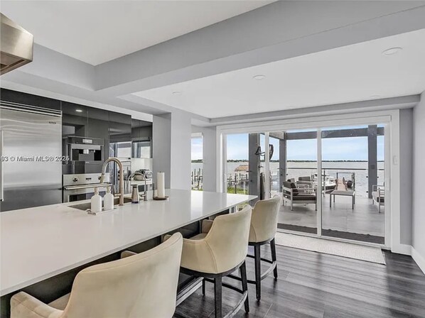 Microwave, oven, stovetop, dishwasher - Luxury Oceanfront Mansion With Sea Access, Including a Private Boat and Jet Ski. (Key Largo)