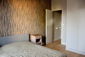 3 عدّة غرف نوم وواي فاي وملاءات أسرّة