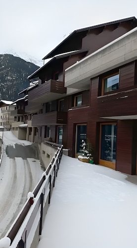 Apartment "Viola" on the Ski Slopes and with Solarium