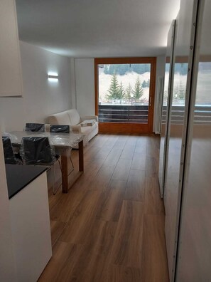 Interior - Apartment "Viola" on the Ski Slopes and with Solarium (Santa Caterina)