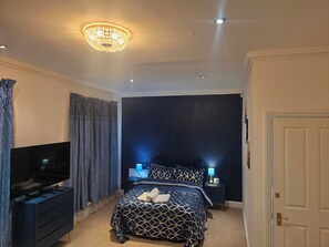 Room - Luxurious London Apartment in Finchley - Perfect for Families (London)