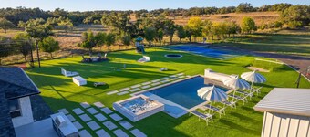 Camp Starlight–Luxe Villa w/ Pickleball, Pool, Spa