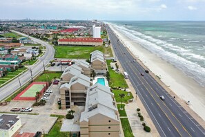Exterior - Charming 2-bedroom condo in beautiful Galveston with Ocean view (Galveston)