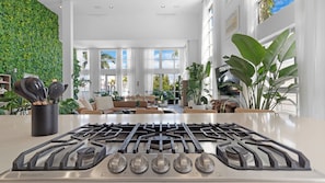 مكواة/لوح كي وواي فاي مجانًا