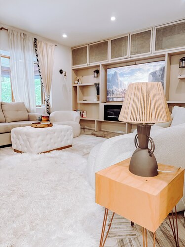 Fall Nordic Cottage Retreat with Hot Tub 60 Minutes from City