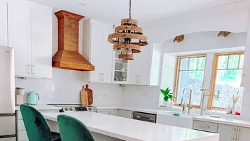 Microwave, oven, stovetop, dishwasher