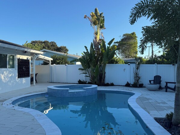 Piscine extérieure, piscine chauffée