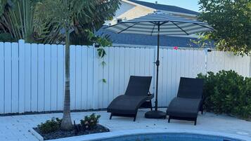 Piscina a l'aire lliure i piscina climatitzada