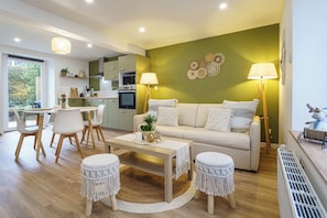 TV, books - Cosy house with terrace in the heart of Munster (Munster)