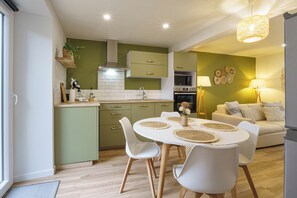 Dining - Cosy house with terrace in the heart of Munster (Munster)