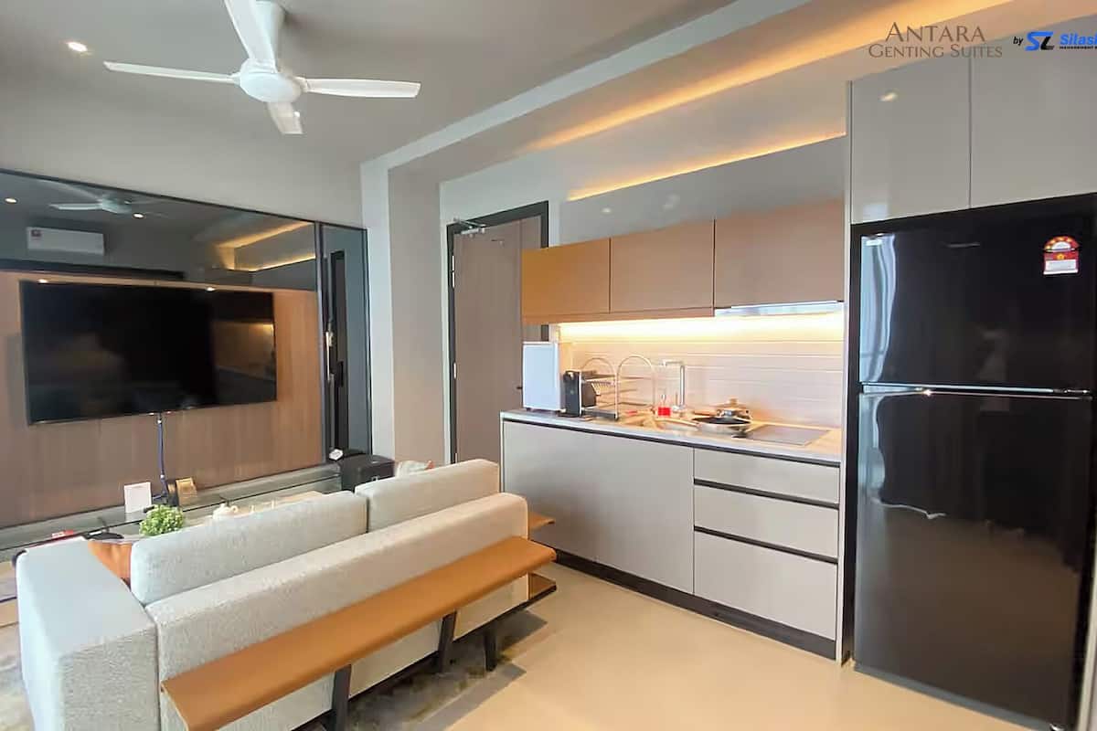 Häämatkastudiosviitti, 1 suuri parisänky | Yksityinen keittiö | Jääkaappi, liesi, siivousvälineet