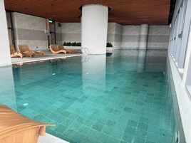 2 indoor pools